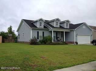106 Borough Nest Dr, Swansboro, NC 28584