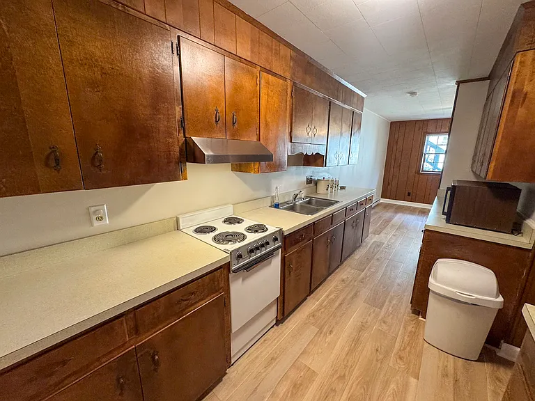 Lots of cabinet and countertop space