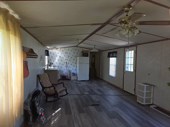 43 Woodland Acres Rd, Brooksville, KY 41004