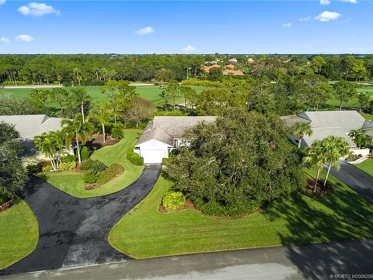 2108 NW Greenbriar Ln — Photo 26