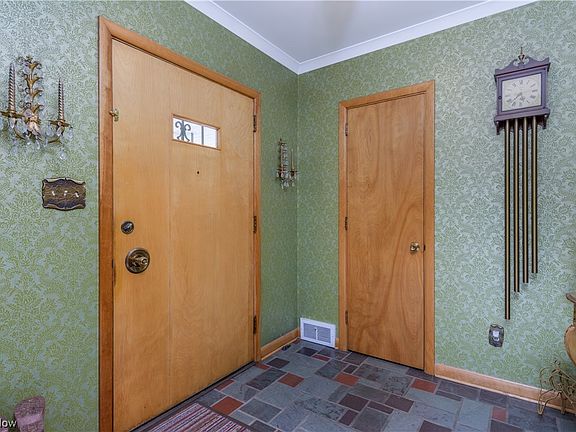 2nd image of 416 Woodland St