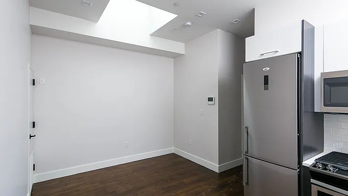 Rented by Nooklyn NYC LLC | media 4
