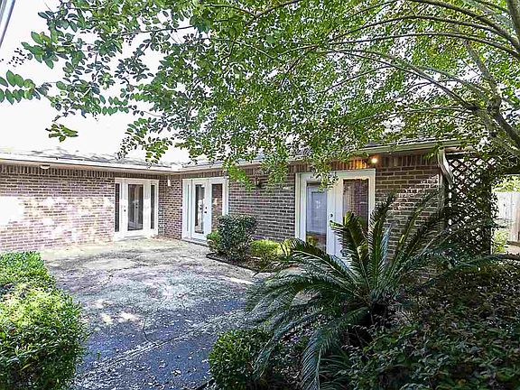 3rd image of 6035 Woodway Dr