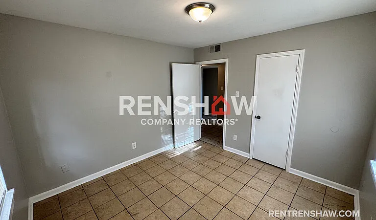 1976 Goldbrier Ln — Photo 4