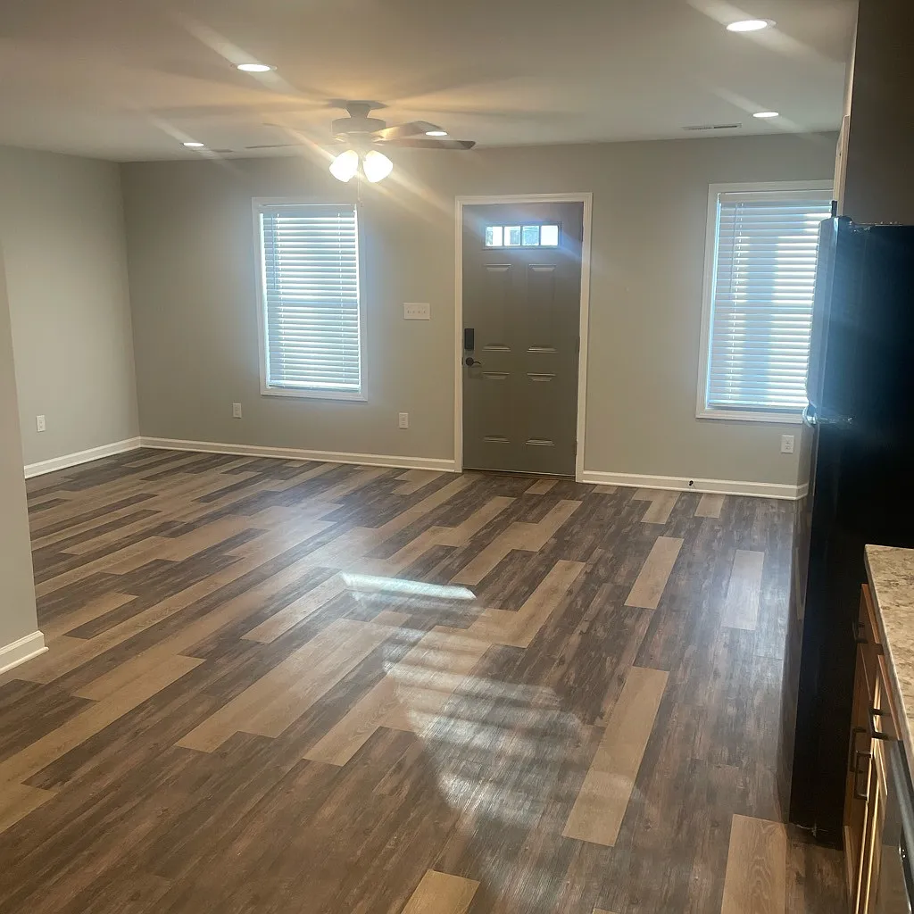Cozy 2-Bedroom Apartment in Hopkinsville, KYUnit A — Photo 2