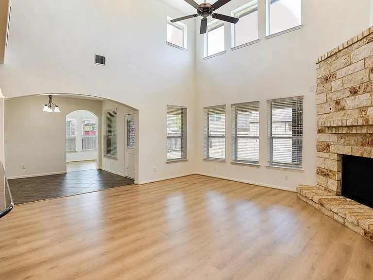 3303 Belmont River Ln — Photo 10