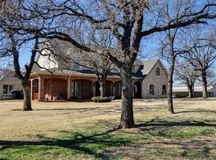 2412 Old Vashti Rd, Bowie, TX 76230