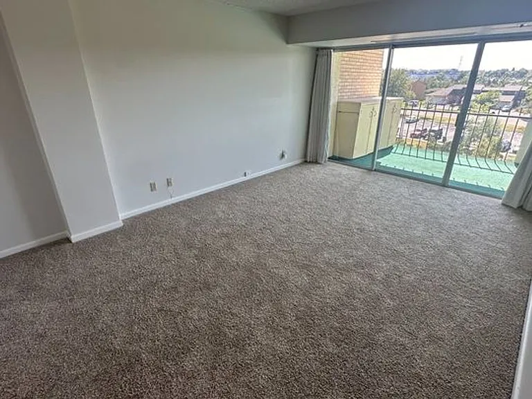 411 Lakewood Cir #C407 — Photo 11