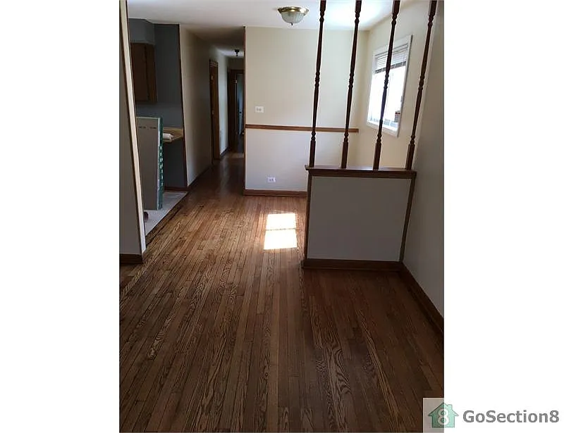 1133 W 112th St photo 1