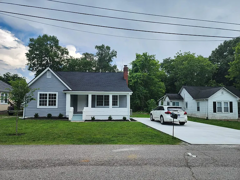 104 Lowe St — Photo 1