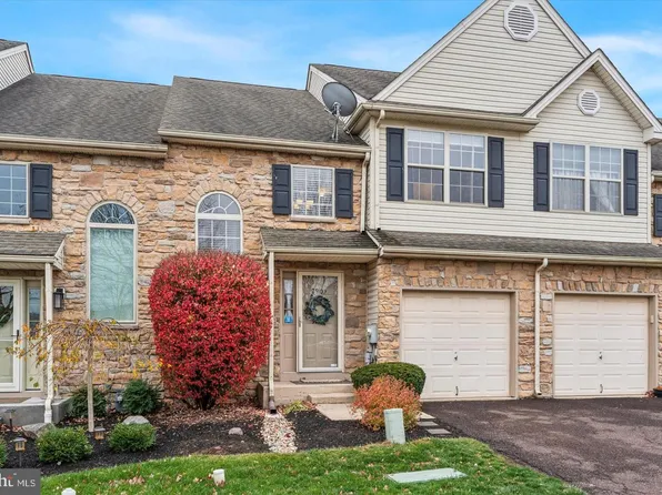 2305 Carriage Ln, Royersford, PA 19468