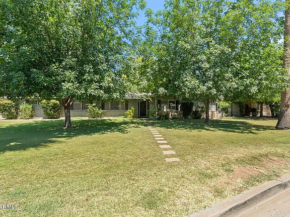 2nd image of 1022 W Las Palmaritas Drive