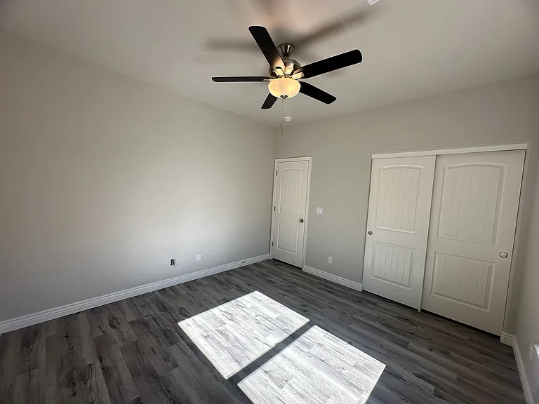2743 Chambers Ave — Photo 6