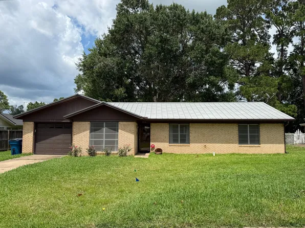 515 Elm St, Navasota, TX 77868