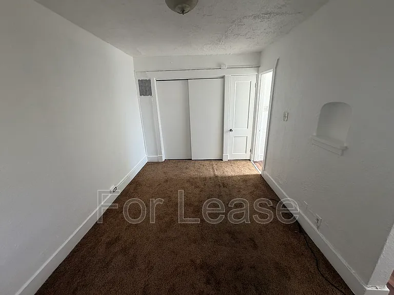 521 21st St #2 — Photo 10
