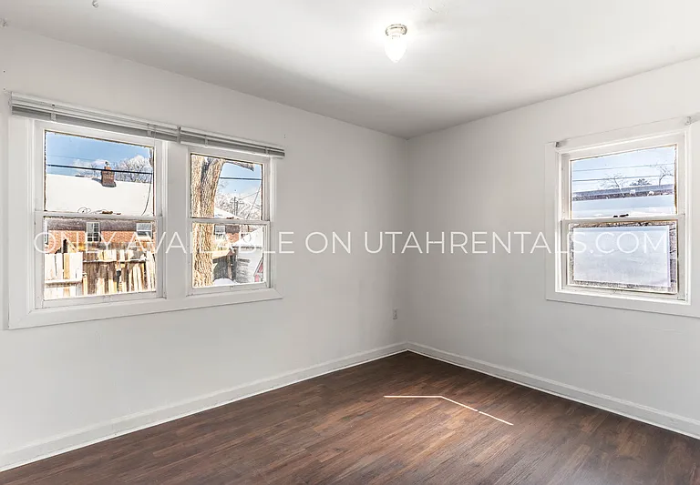 1506 E Redondo Ave — Photo 10