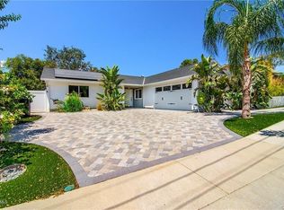 26071 Farmfield Rd, Calabasas, CA 91302