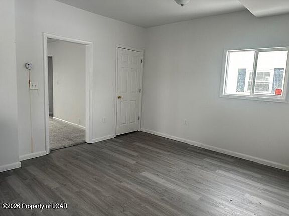 5th image of 928 S 9th Ave