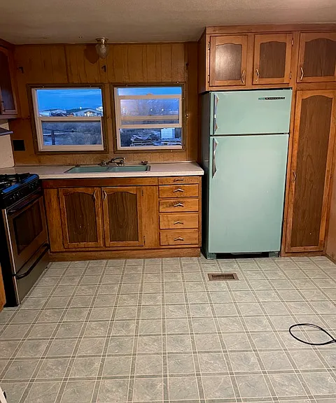 6511 County Road 107 S #SMALL MOBILE HOME — Photo 1