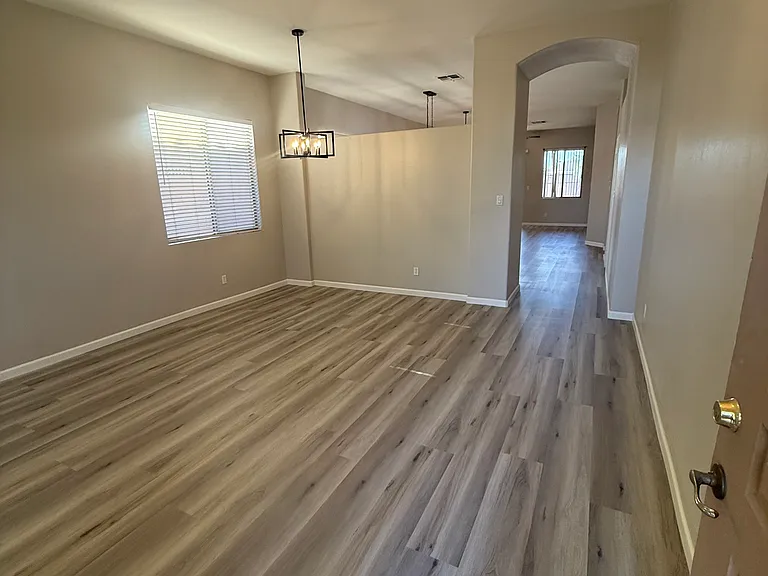 8836 W Adam Ave — Photo 3