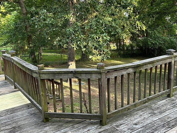 4th image of 1101 Delwood Dr