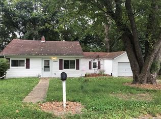 8044 Brookfield Dr, Caseyville, IL