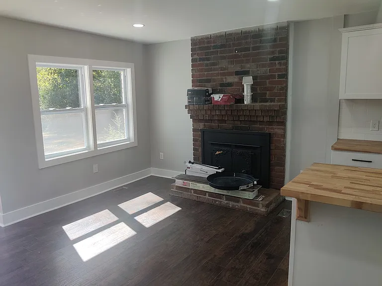 1128 Peter Pan St — Photo 3