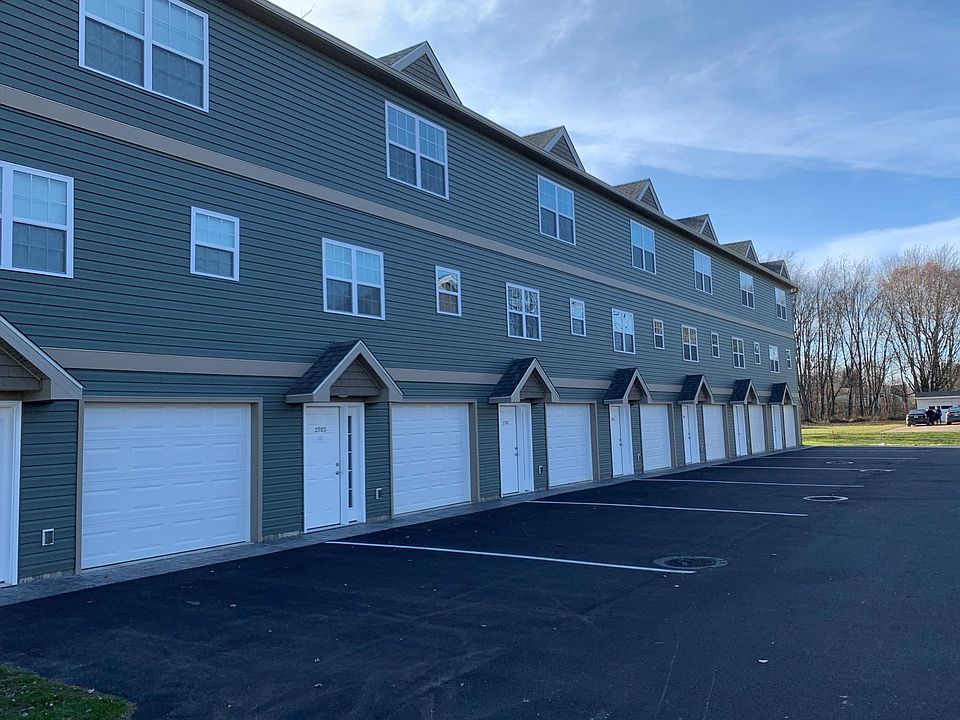 Front View of Town Home