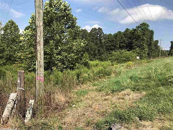 3rd image of 124 Karen Dr