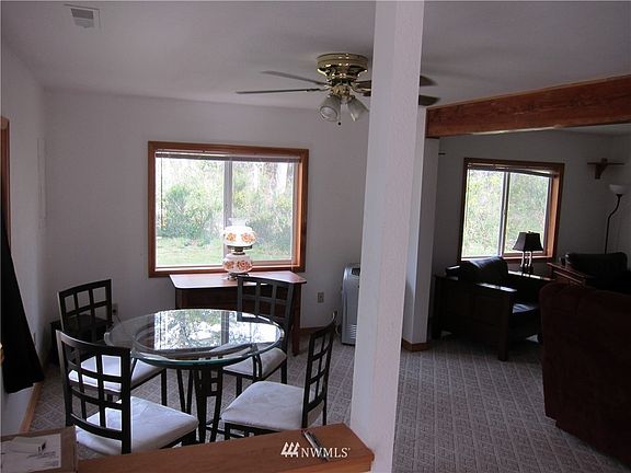 3rd image of 1611 Toonerville Drive NE