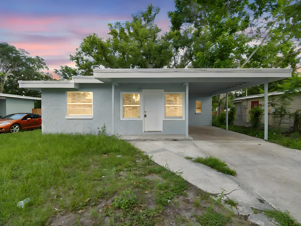 1807 E Bougainvillea Ave
