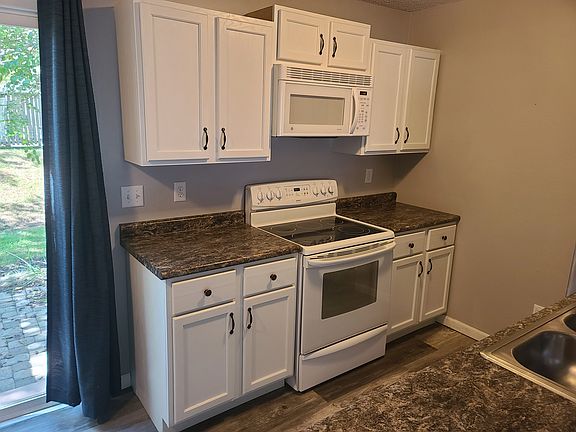 4th image of 4982 Singleton Dr