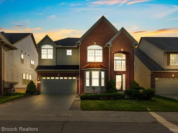 27023 Ladbroke St, Novi, MI 48374