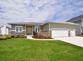 386 Andover Dr, Oswego, IL