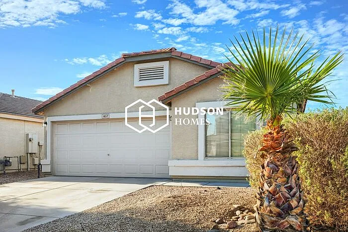 3 bed, 2.0 bath, 1466 sqft, $1,790 — Photo 3