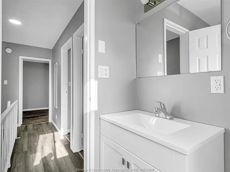 9020 Conway Ct — Photo 24