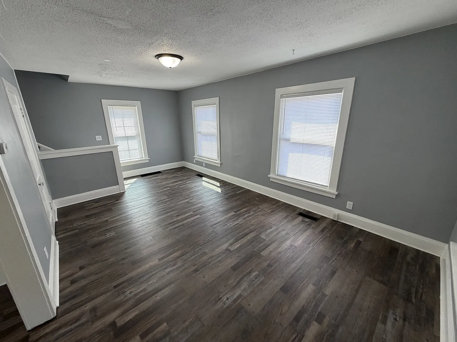 1113 Hackett Street - 1 — Photo 3