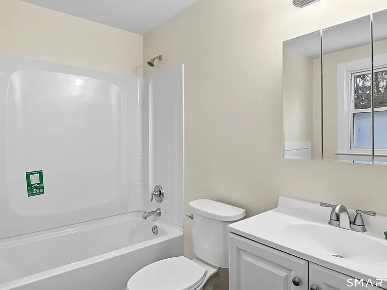 815 E Main St — Photo 27