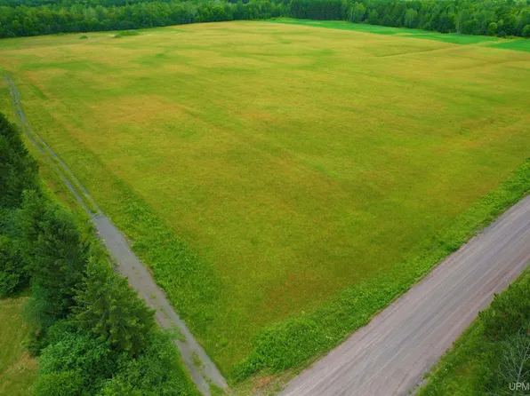 54556 Cross Cut Rd, Lake Linden, MI 49945