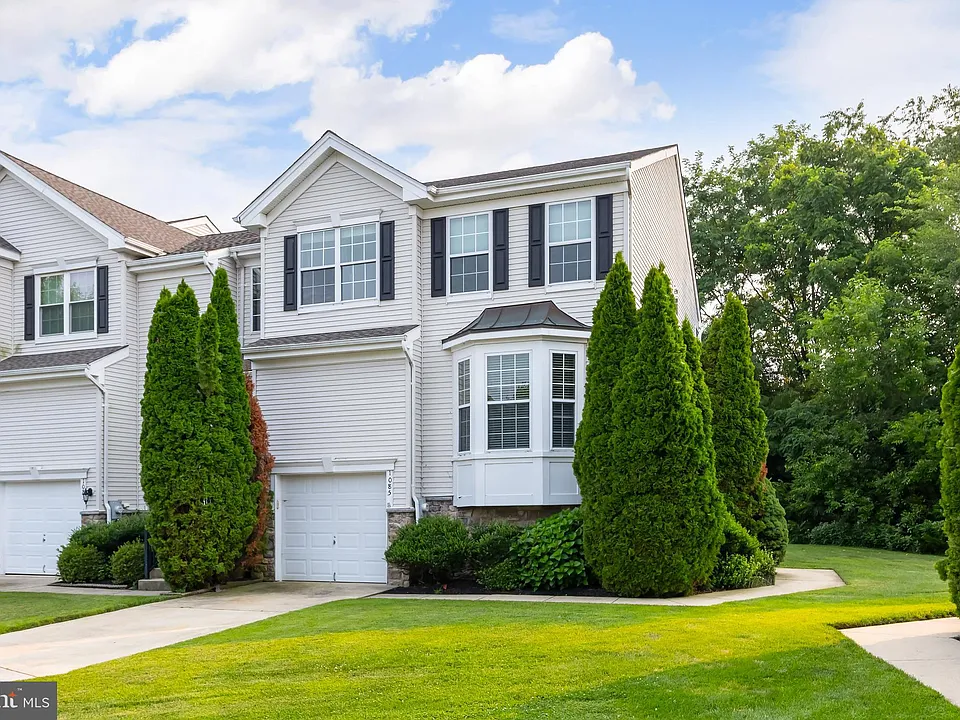 1085 Buckingham Dr