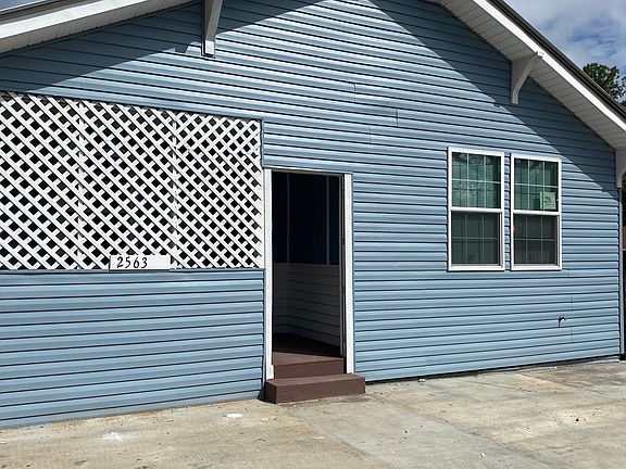 3rd image of 2563 N View Ave