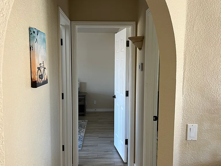 Aladdin Dr — Photo 4