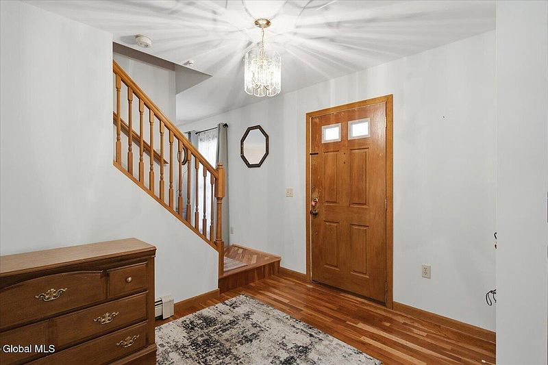 4th image of 44 Cordell Road