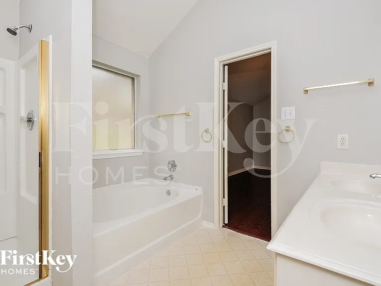 8312 Tribute Ln — Photo 10