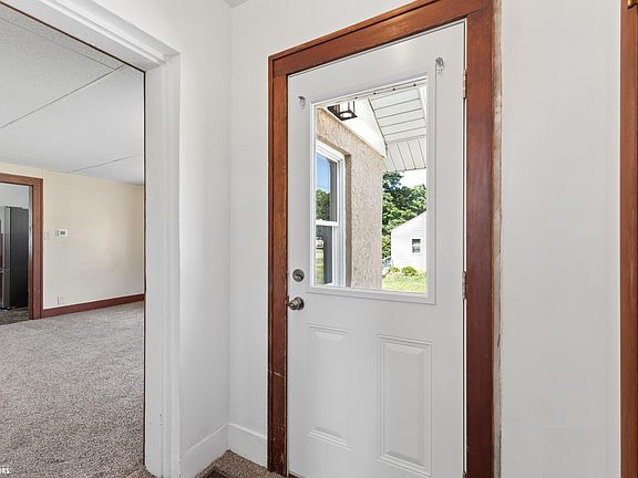 3rd image of 825 15th St SE