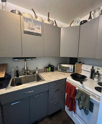 2nd image of 3600 N Lakeshore Dr #616