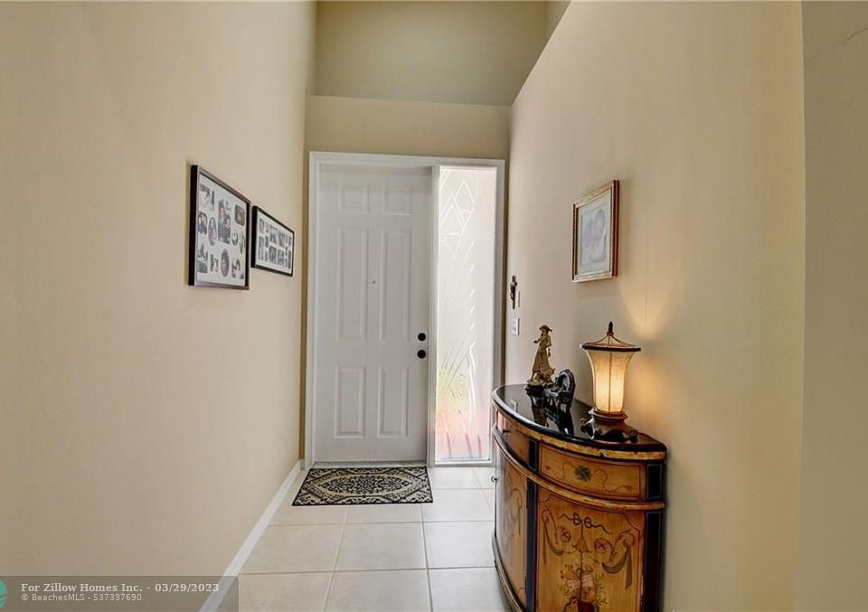 FLORAL LAKES - 6229 Heliconia Rd Delray Beach FL | Zillow - Apartments ...