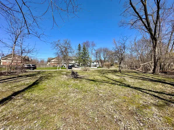 0 Leon Rd, Walled Lake, MI 48390