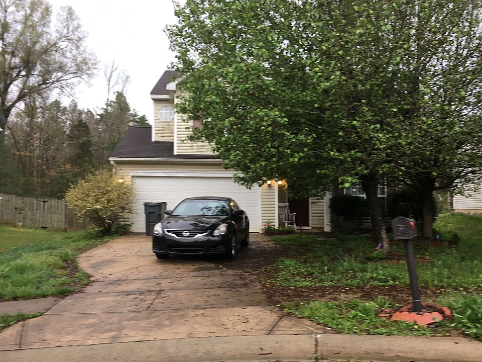 1st image of 5212 Holbert Cres