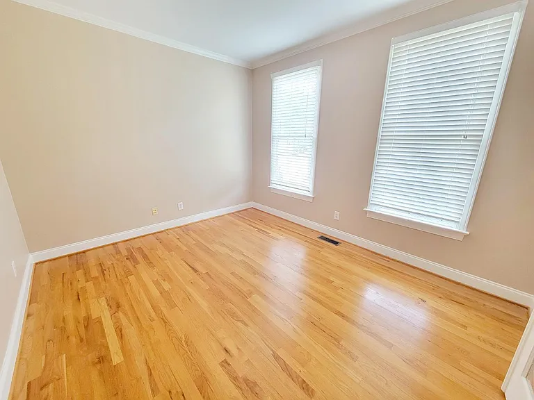 1217 Crozier Ct — Photo 8